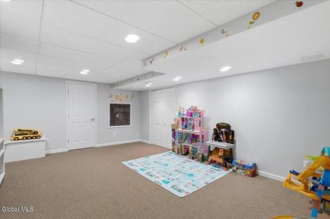 628 Vanderlyn Lane Slingerlands NY 12159
