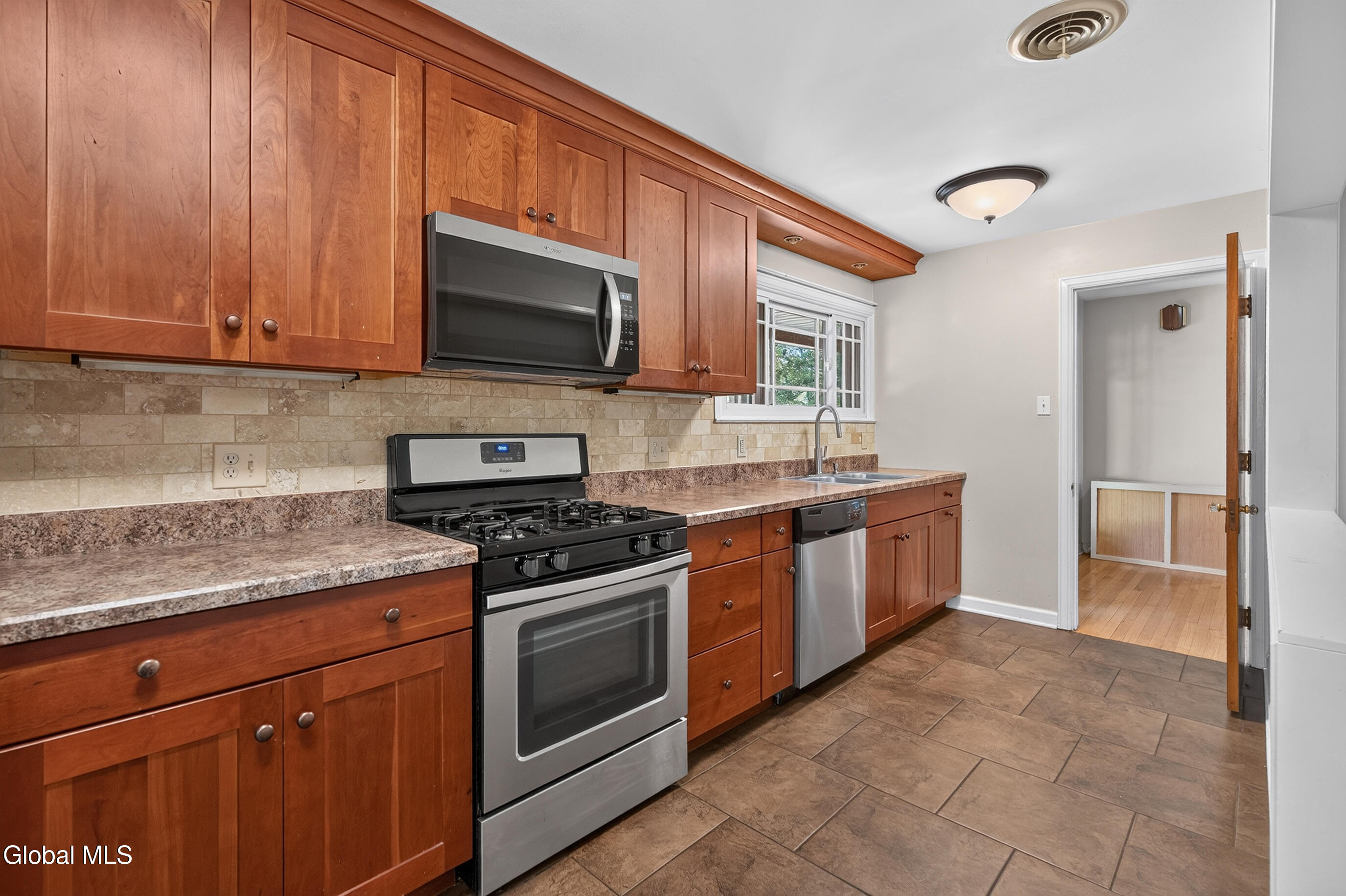 15 Lyons Avenue Delmar NY 12054