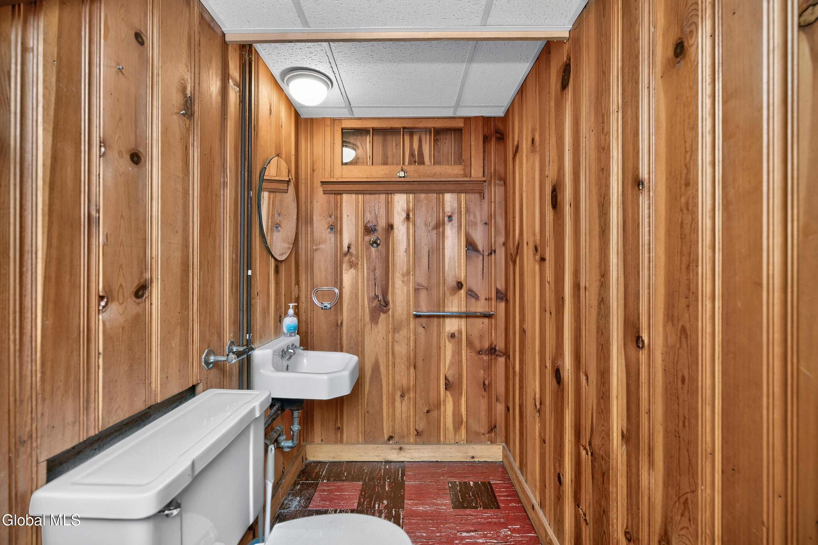 15 Lyons Avenue Delmar NY 12054