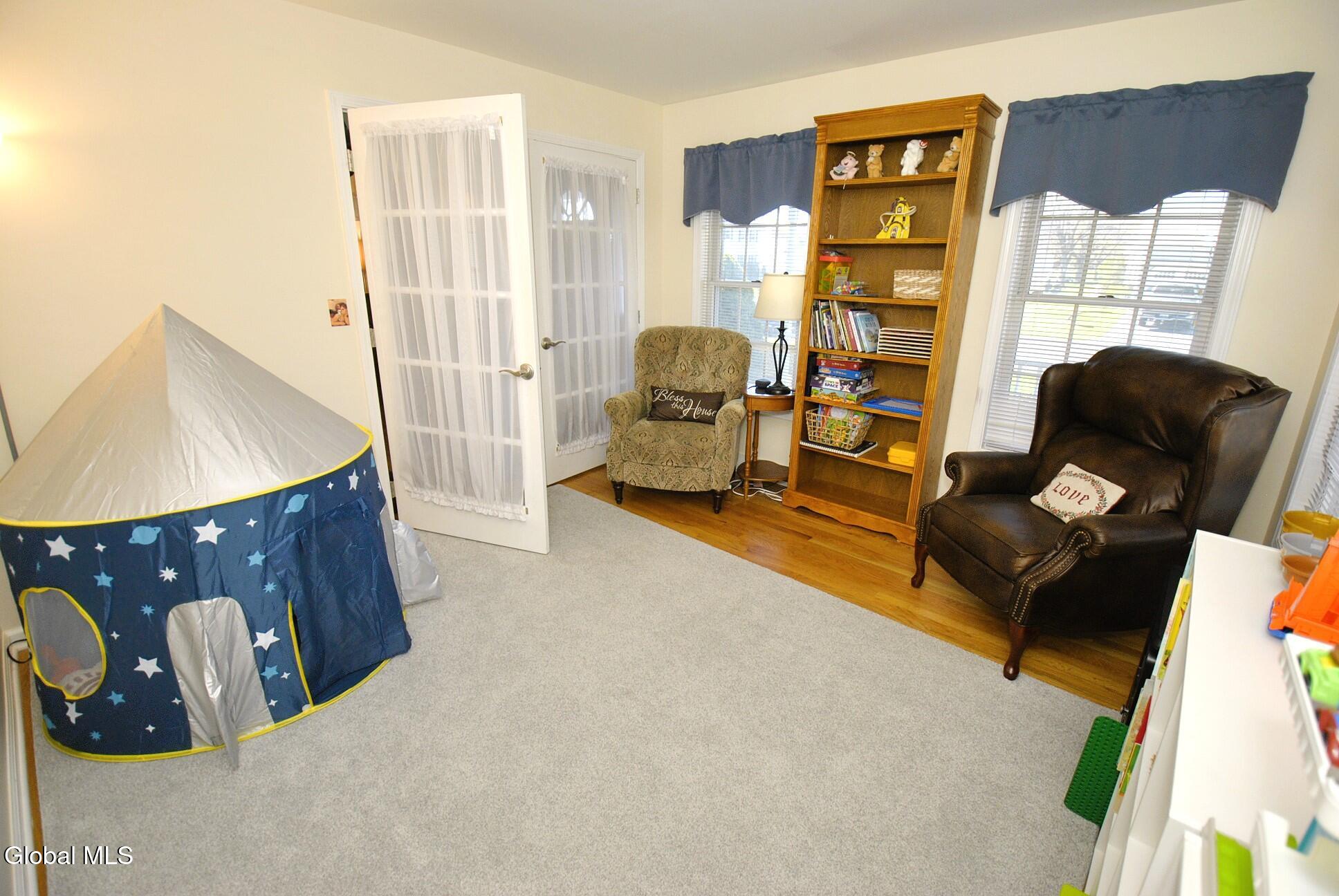 22 Woodridge Drive Loudonville NY 12211