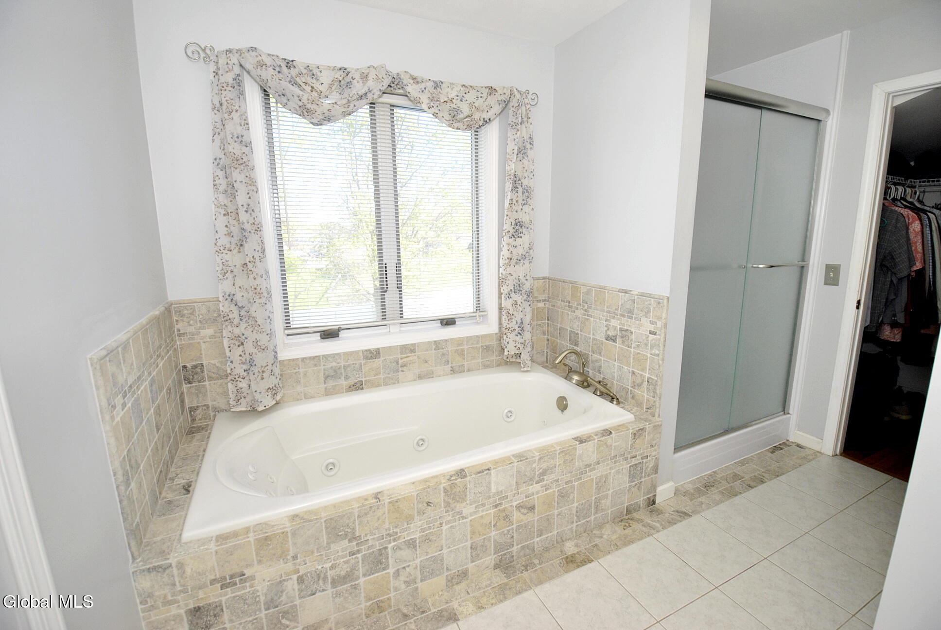 22 Woodridge Drive Loudonville NY 12211