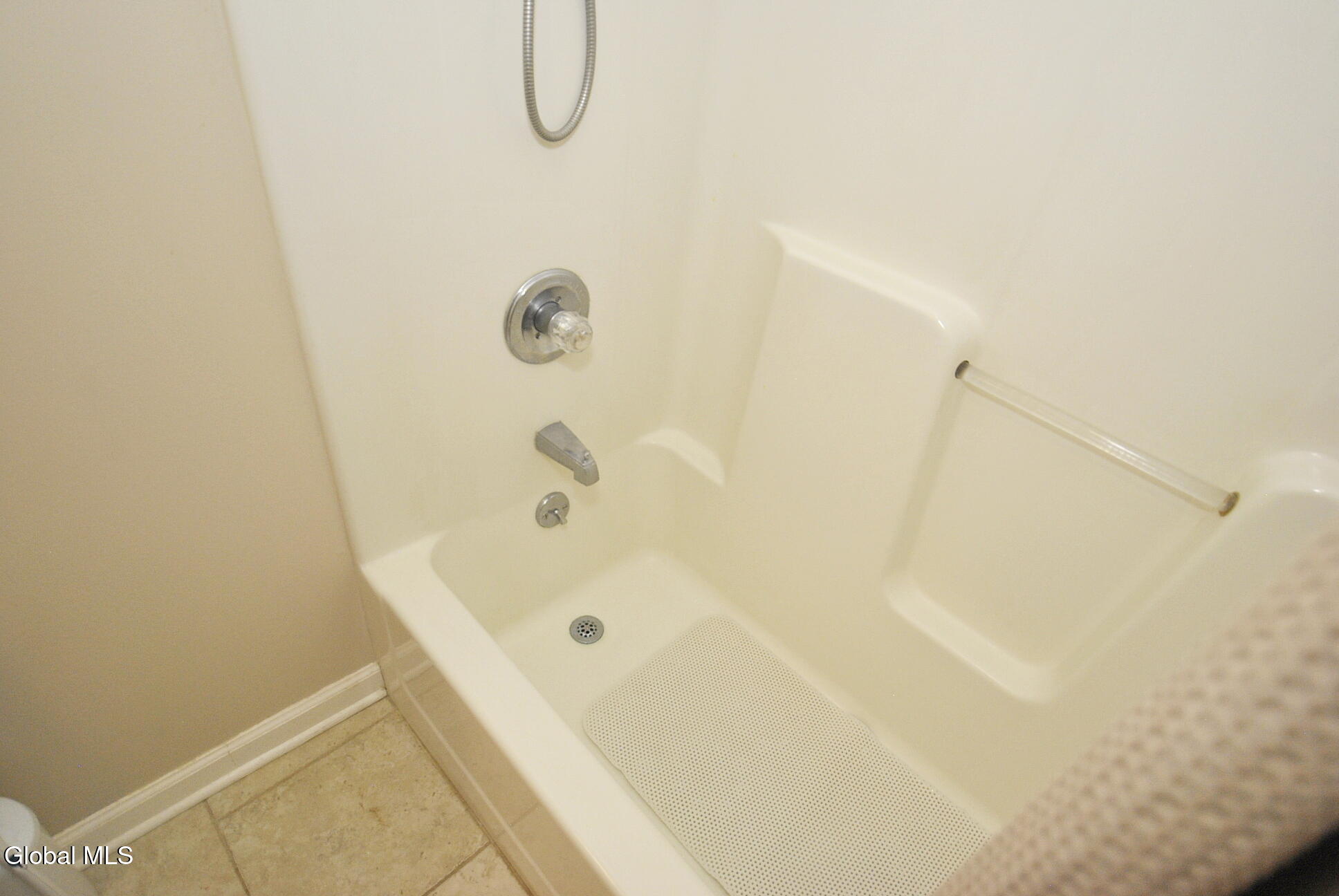 22 Woodridge Drive Loudonville NY 12211