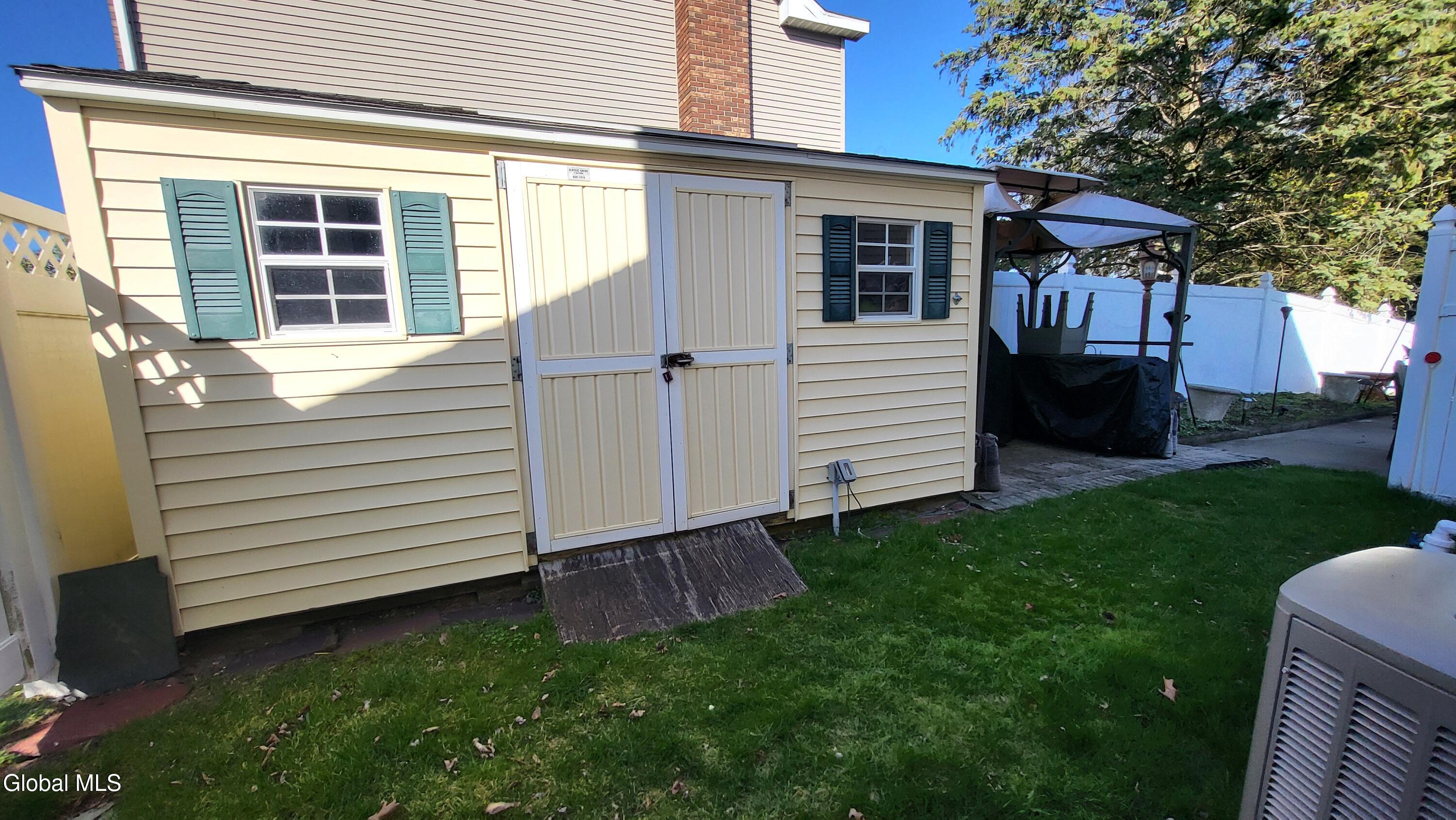 22 Woodridge Drive Loudonville NY 12211
