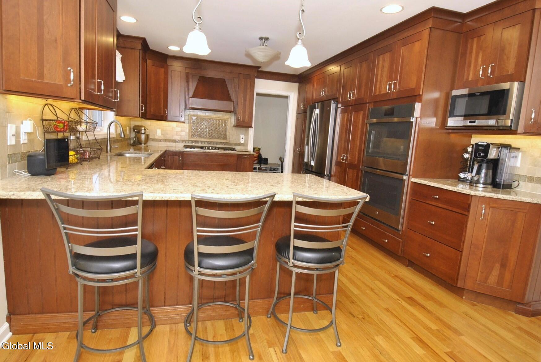 22 Woodridge Drive Loudonville NY 12211