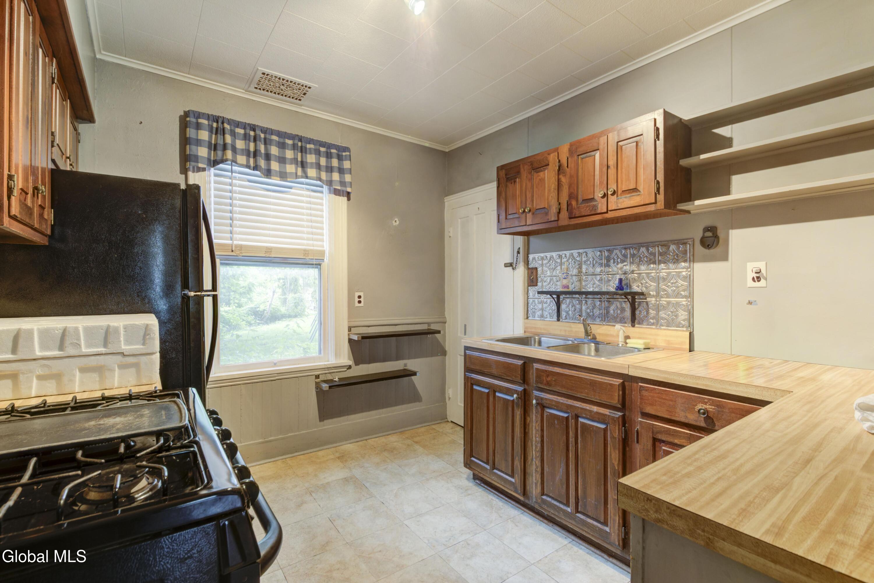 199 Bleecker Street Gloversville NY 12078