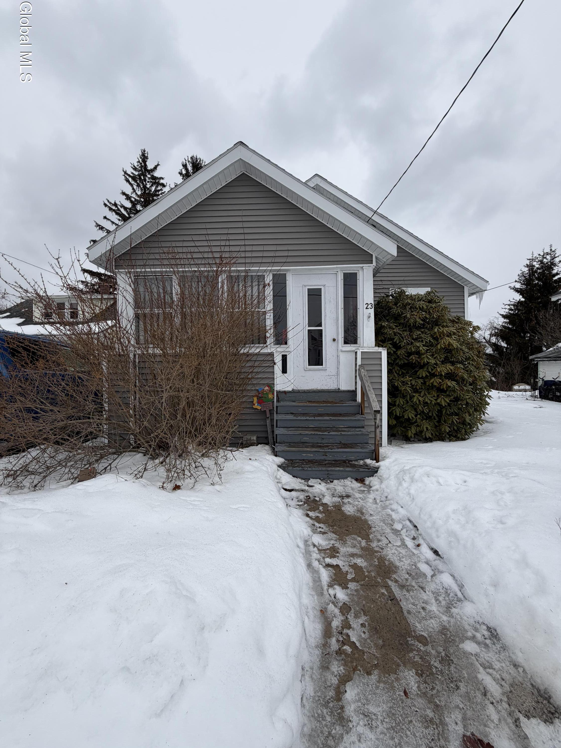 23 Clyde Street Gloversville NY 12078