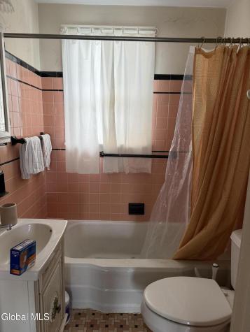 23 Clyde Street Gloversville NY 12078