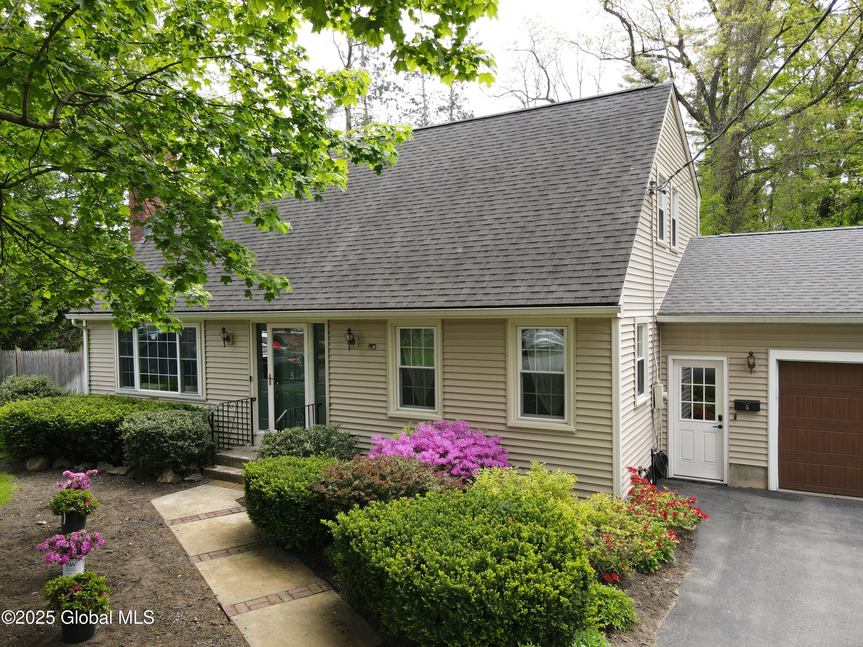 5 Moon Drive Saratoga Springs NY 12866