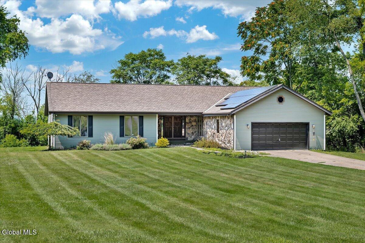 33 Oriel Lane East Greenbush NY 12144