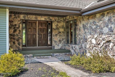 33 Oriel Lane East Greenbush NY 12144