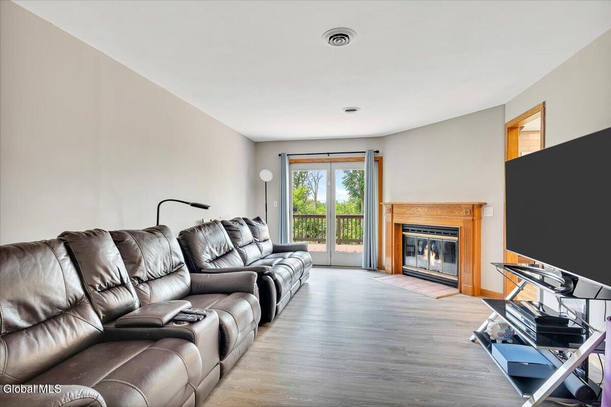 33 Oriel Lane East Greenbush NY 12144