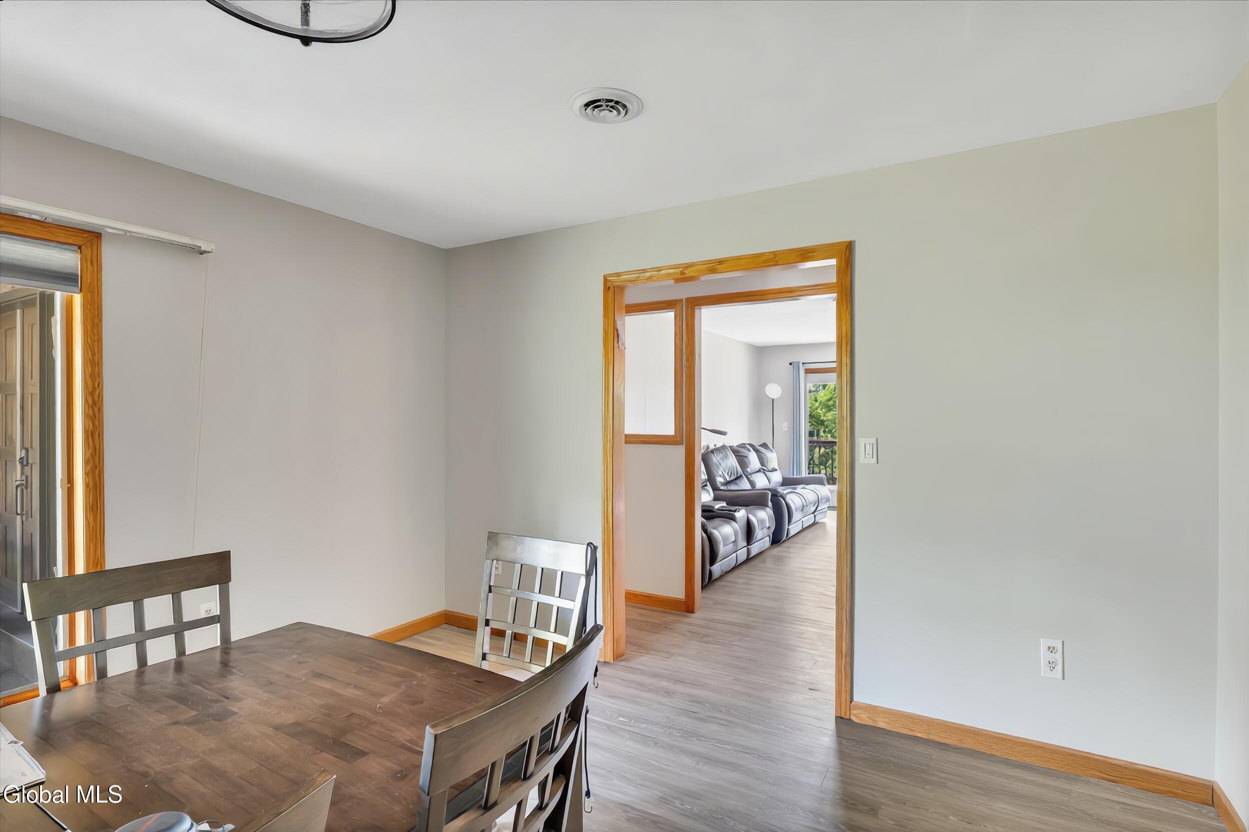 33 Oriel Lane East Greenbush NY 12144