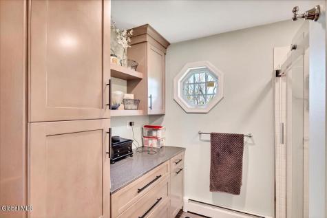 33 Oriel Lane East Greenbush NY 12144