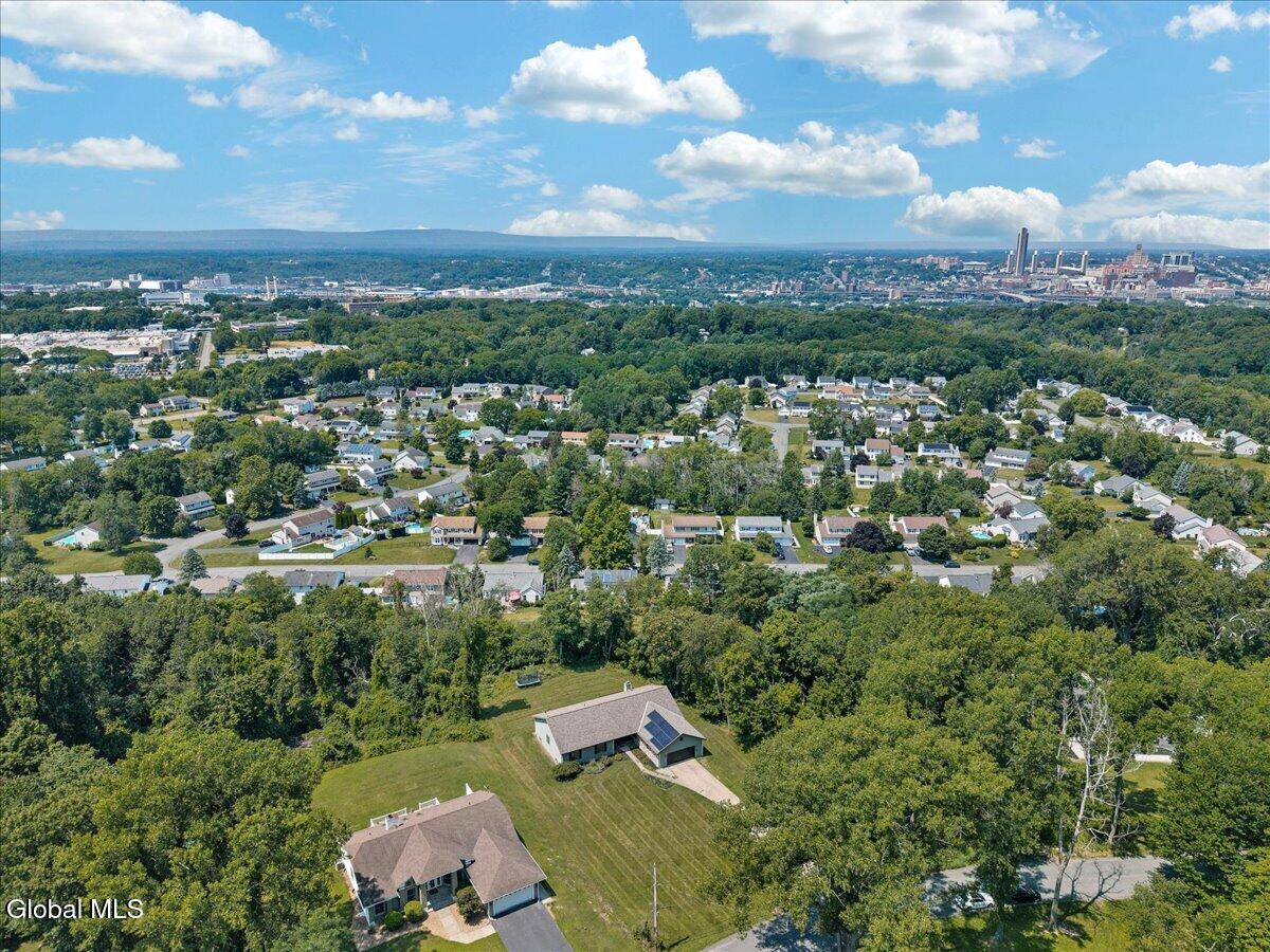 33 Oriel Lane East Greenbush NY 12144