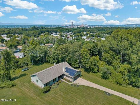 33 Oriel Lane East Greenbush NY 12144