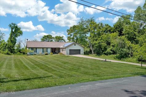 33 Oriel Lane East Greenbush NY 12144