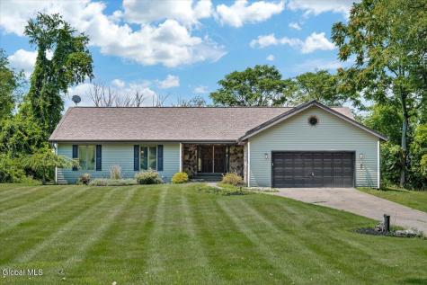33 Oriel Lane East Greenbush NY 12144