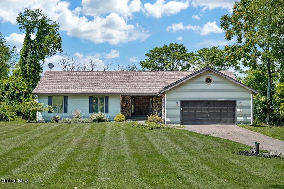 33 Oriel Lane East Greenbush NY 12144