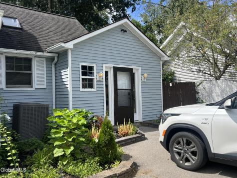 1384 Lawn Avenue Schenectady NY 12306