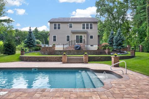 2 Lussier Drive Clifton Park NY 12065