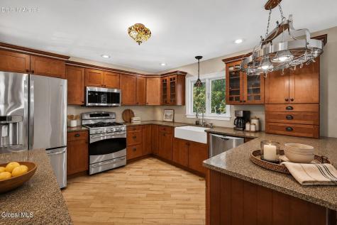 901 Londonderry Court Schenectady NY 12309