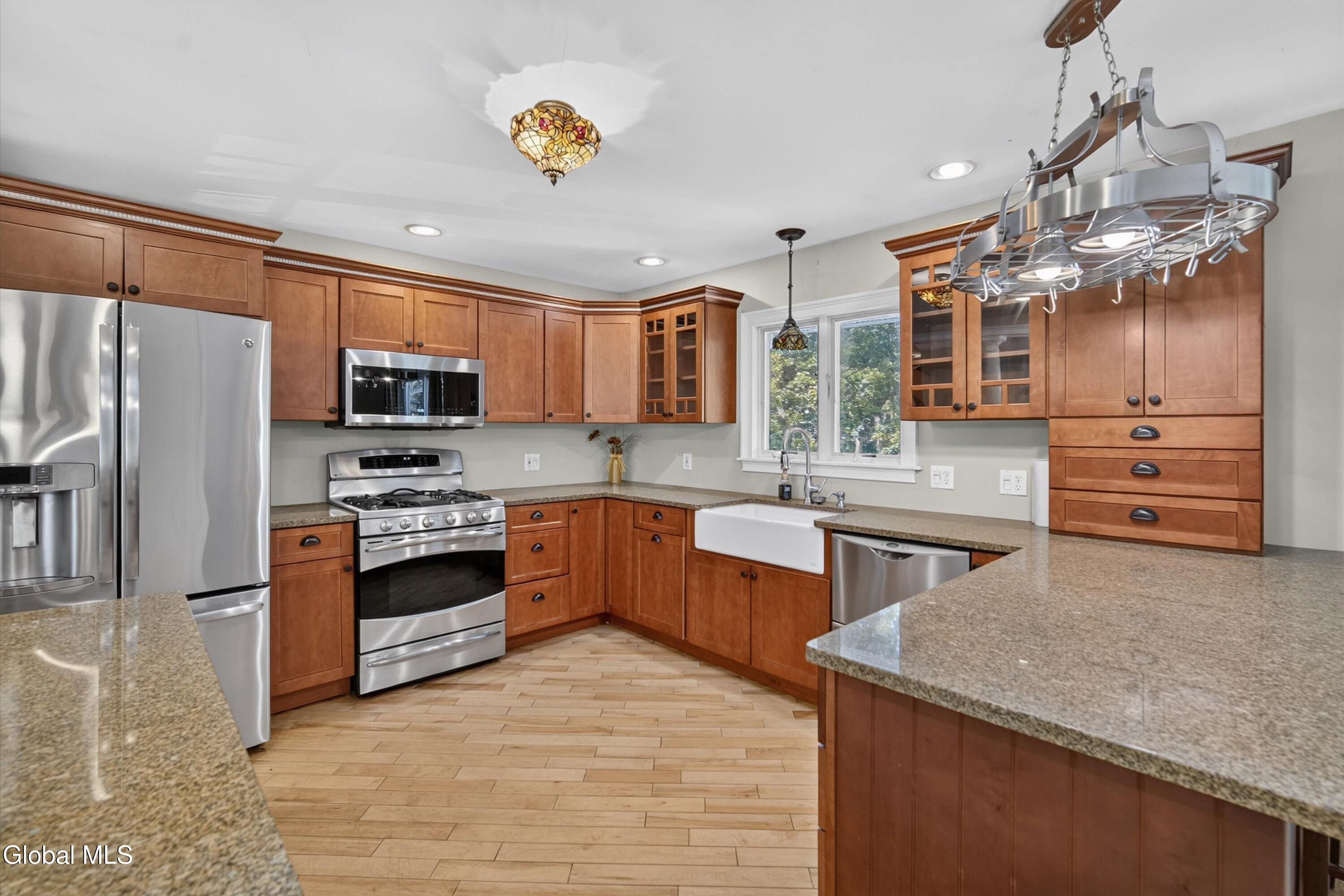 901 Londonderry Court Schenectady NY 12309