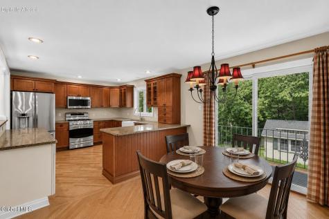 901 Londonderry Court Schenectady NY 12309