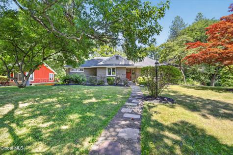901 Londonderry Court Schenectady NY 12309