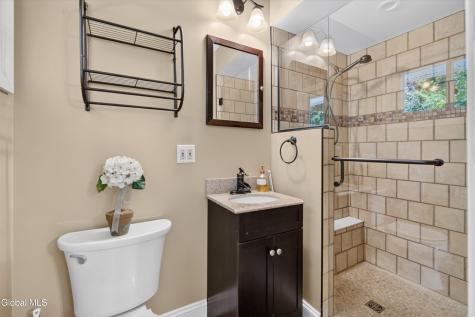 901 Londonderry Court Schenectady NY 12309