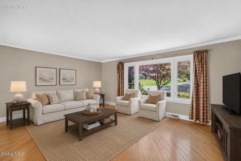 901 Londonderry Court Schenectady NY 12309