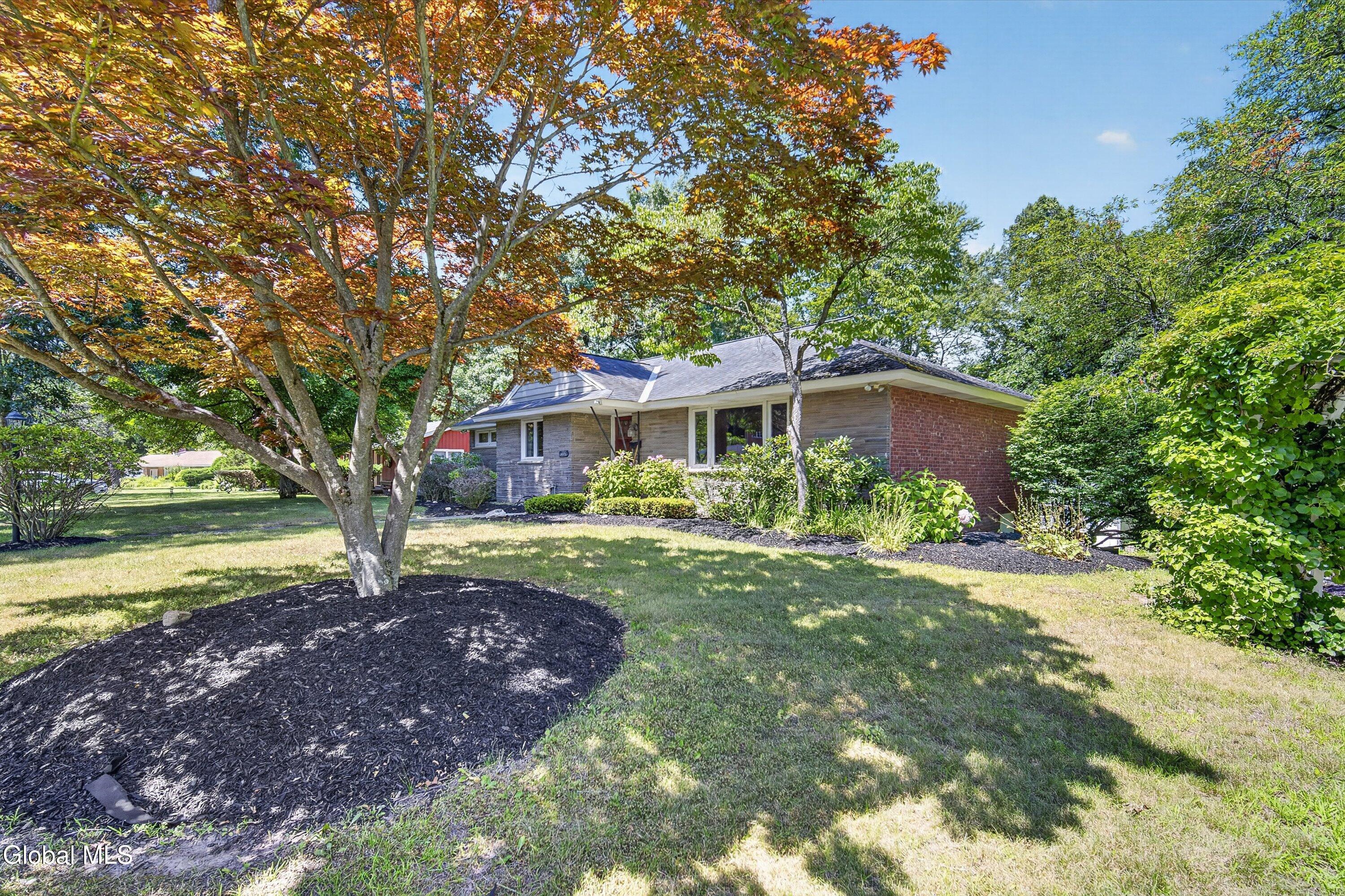 901 Londonderry Court Schenectady NY 12309