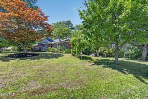 901 Londonderry Court Schenectady NY 12309