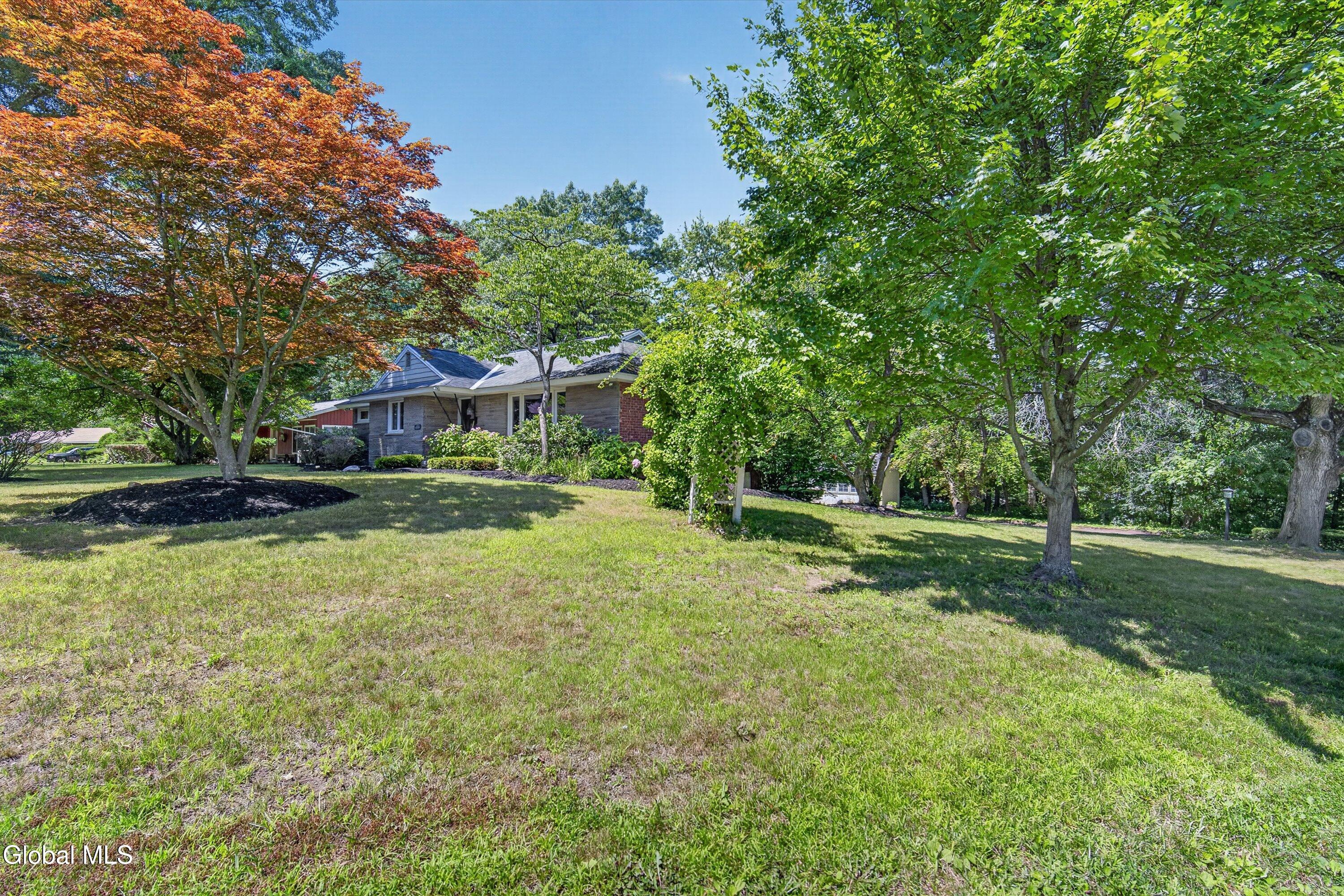 901 Londonderry Court Schenectady NY 12309