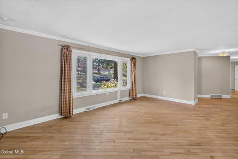901 Londonderry Court Schenectady NY 12309