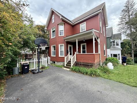 9 Finlay Street Amsterdam NY 12010