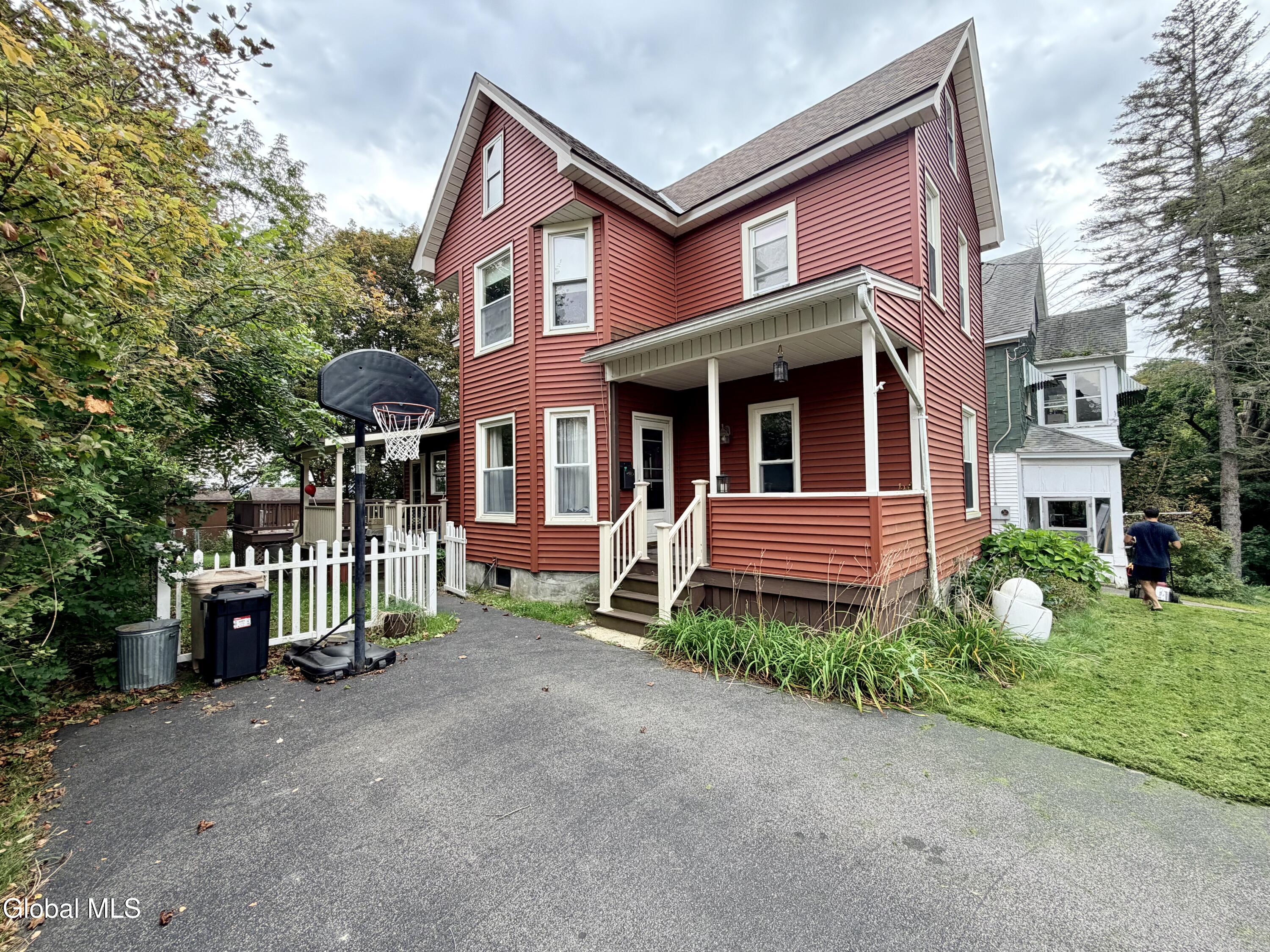 9 Finlay Street Amsterdam NY 12010