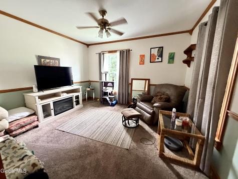 9 Finlay Street Amsterdam NY 12010