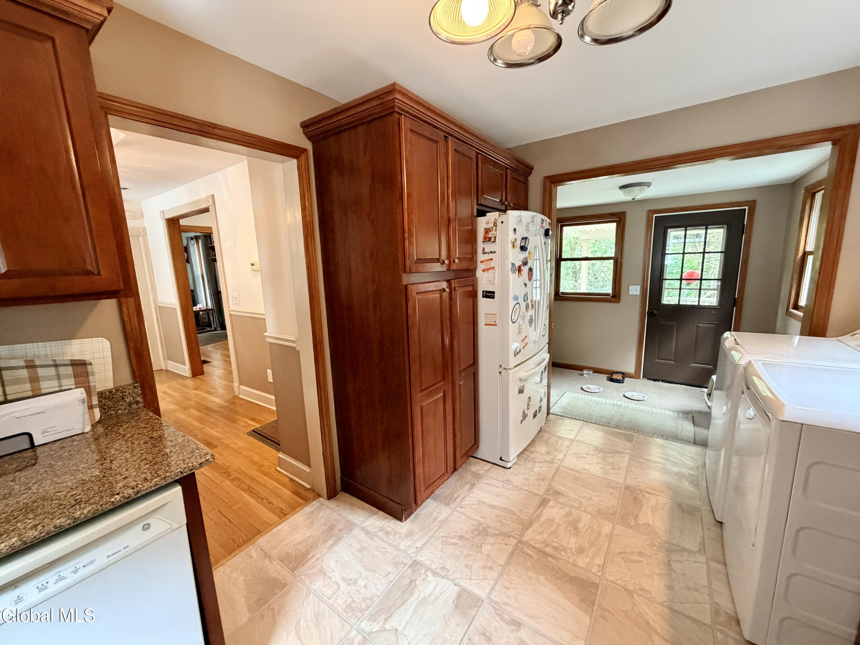9 Finlay Street Amsterdam NY 12010