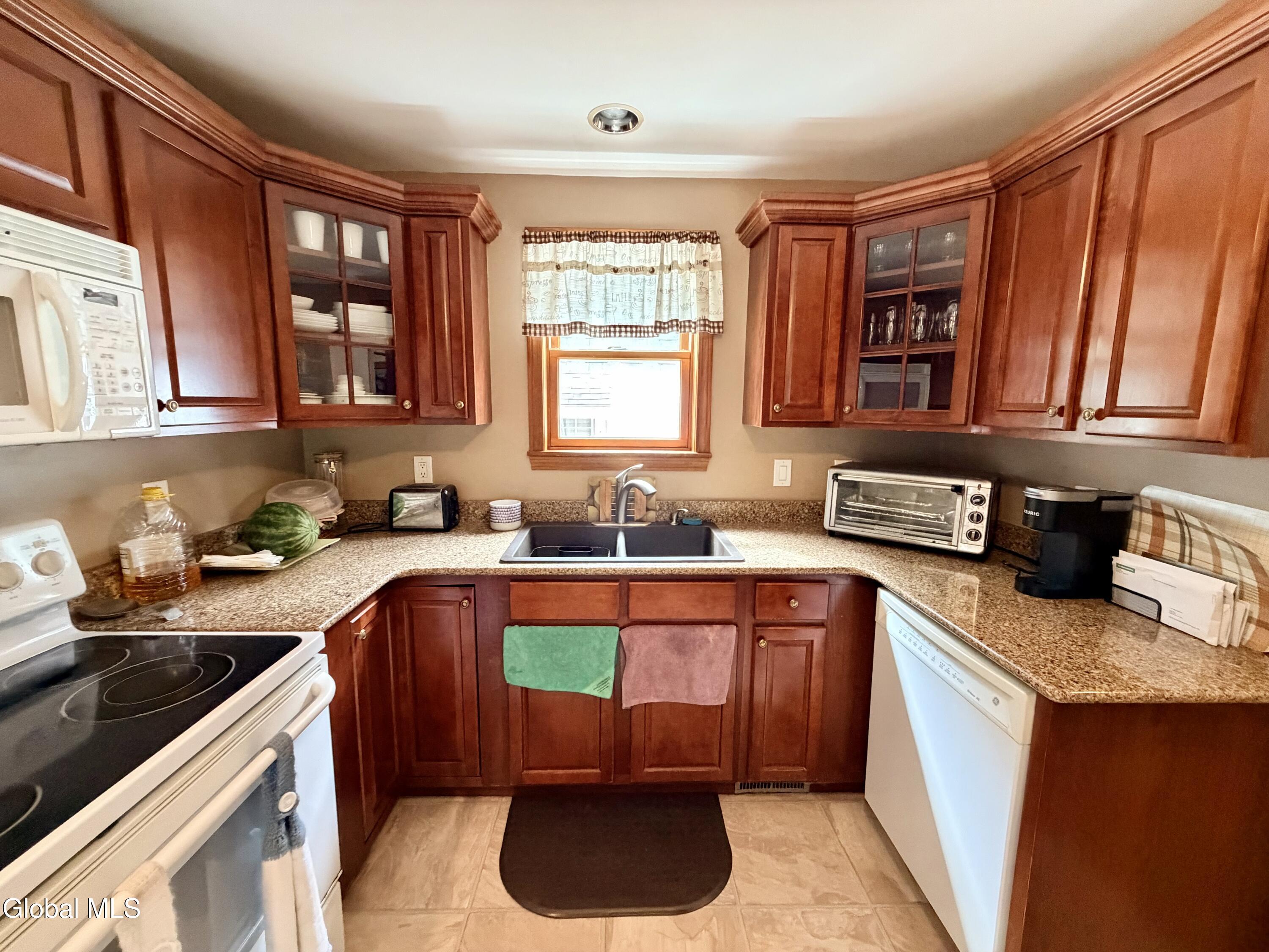 9 Finlay Street Amsterdam NY 12010