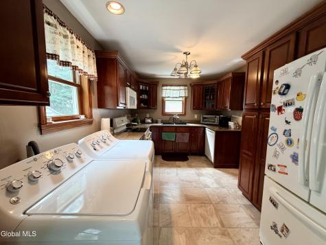 9 Finlay Street Amsterdam NY 12010