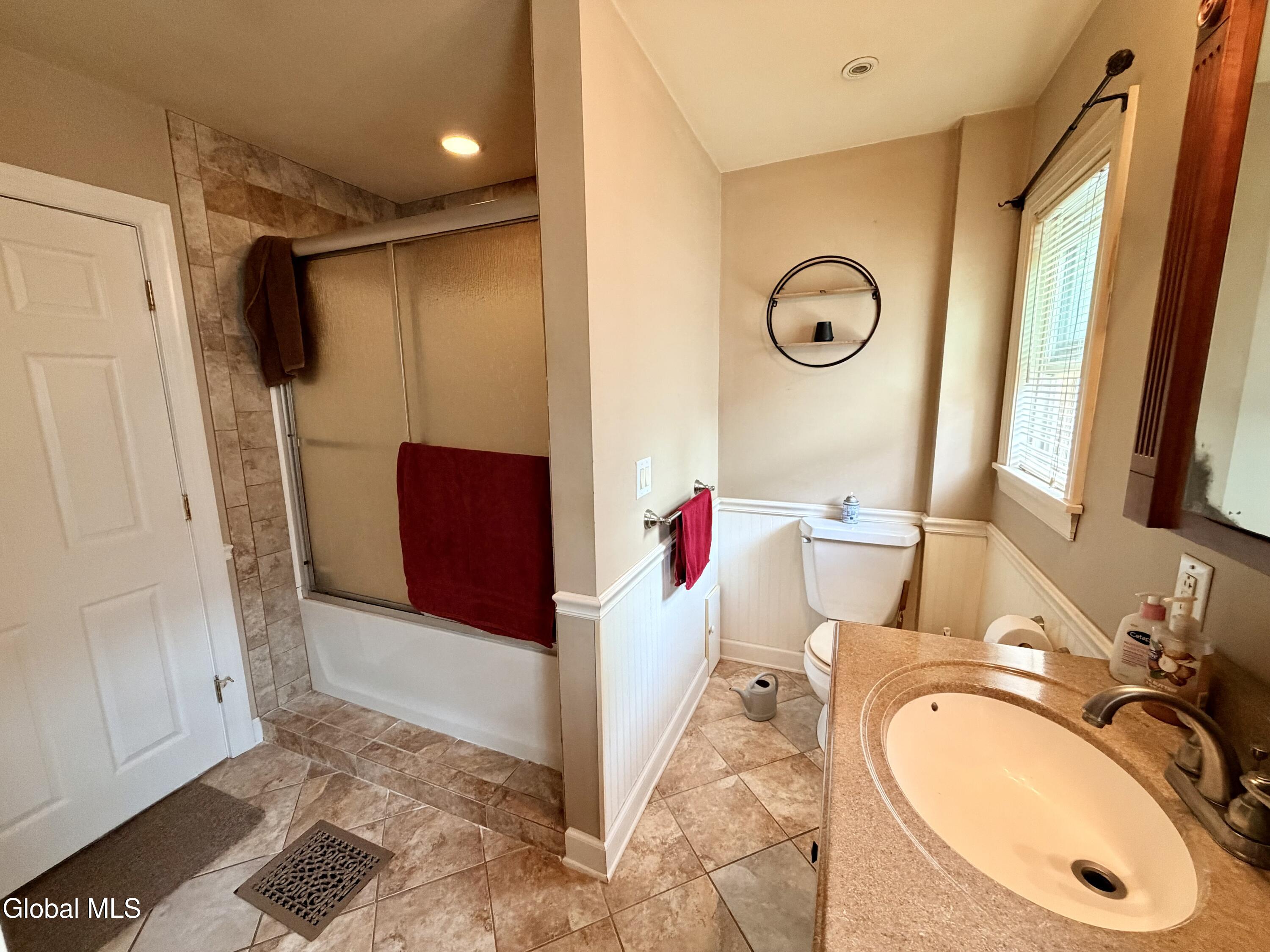 9 Finlay Street Amsterdam NY 12010
