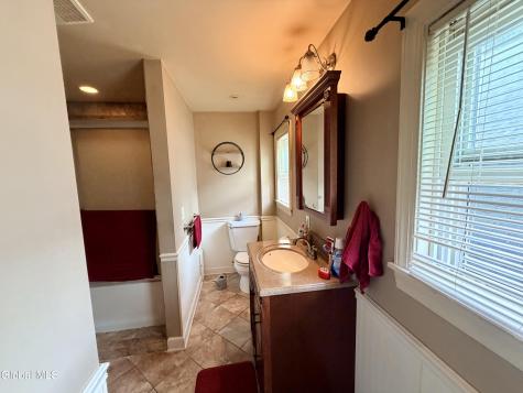 9 Finlay Street Amsterdam NY 12010