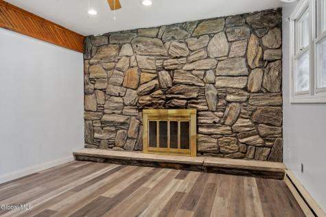 7 Hemlock Lane Albany NY 12208