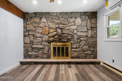 7 Hemlock Lane Albany NY 12208