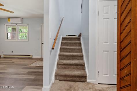 7 Hemlock Lane Albany NY 12208