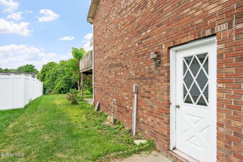 7 Hemlock Lane Albany NY 12208