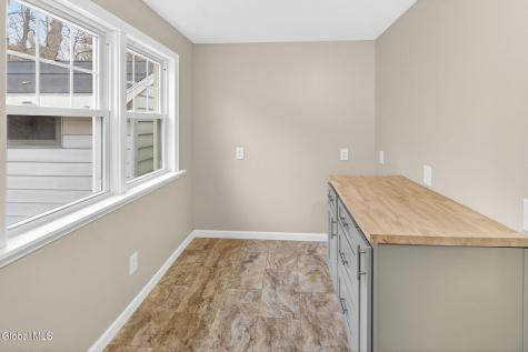 2965 Hillcrest Road Niskayuna NY 12309