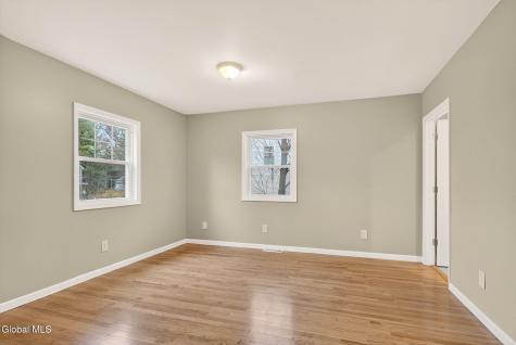 2965 Hillcrest Road Niskayuna NY 12309