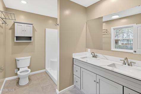 2965 Hillcrest Road Niskayuna NY 12309