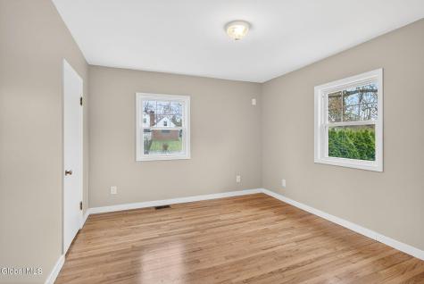 2965 Hillcrest Road Niskayuna NY 12309